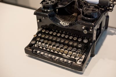 Approaches to the sociology of news